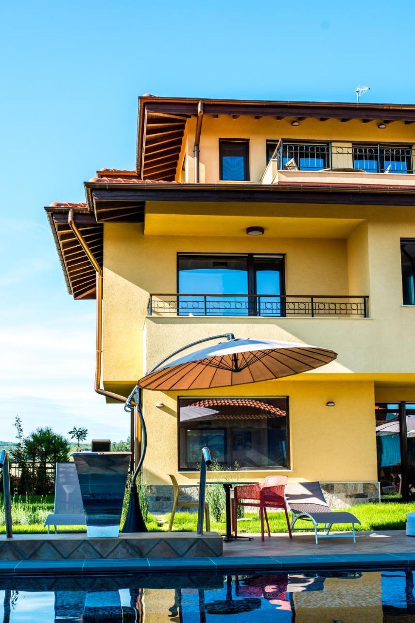 Villa Em Lozenets Exterior photo